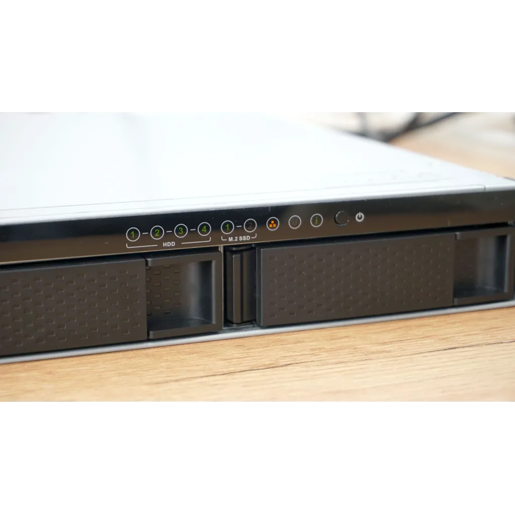 QNAP TurboNAS TS-435XeU 4Gb Ram 4xYuvalı RACK NAS